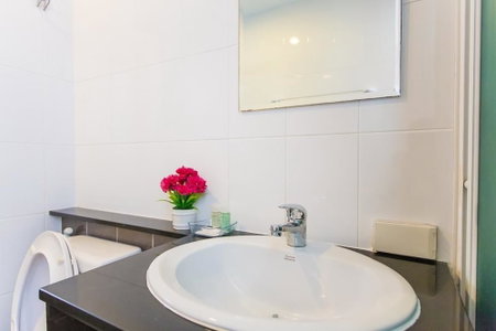 Nouveau Guesthouse, คาทุ, ประเทศไทย