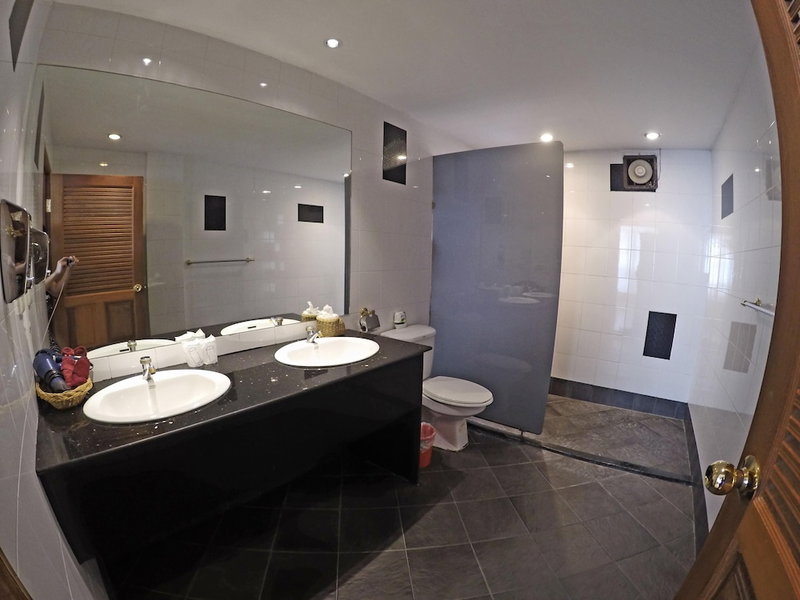 Aquarius Gay Guesthouse & Sauna, คาทุ, ประเทศไทย