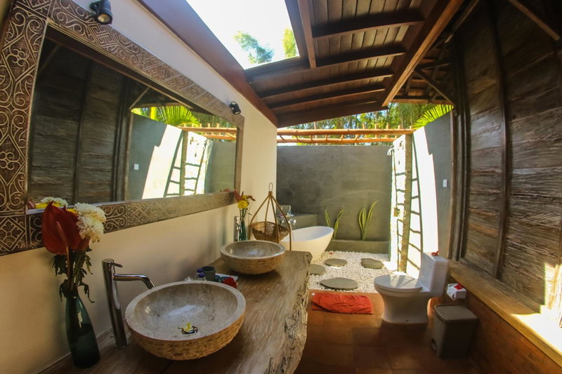 Flower Bud Bungalow Balangan, Kuta, 인도네시아 공화국