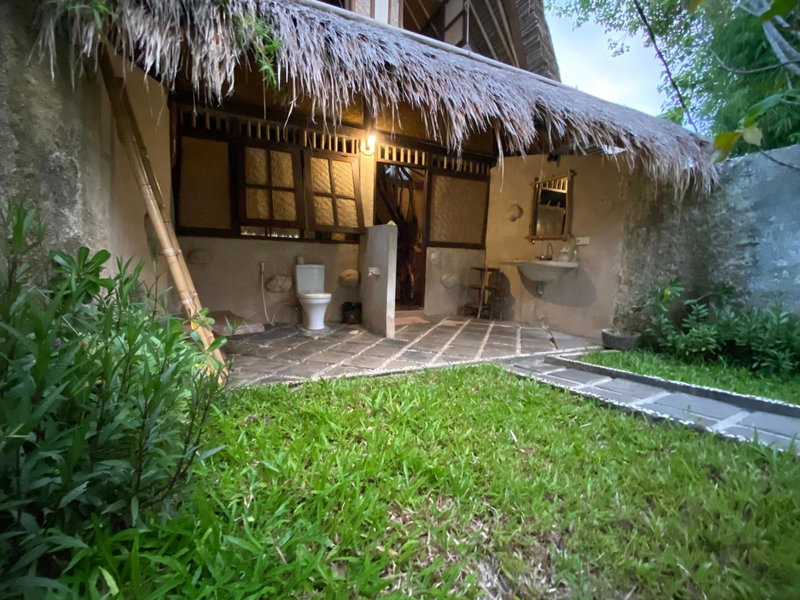 Flower Bud Bungalow Balangan, Kuta, 인도네시아 공화국