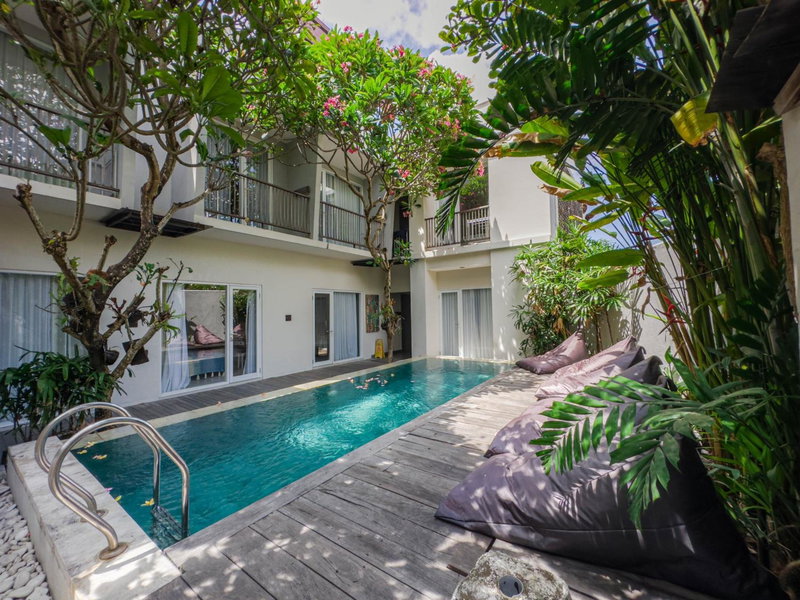 Hola Seminyak, Kuta, Indonesia