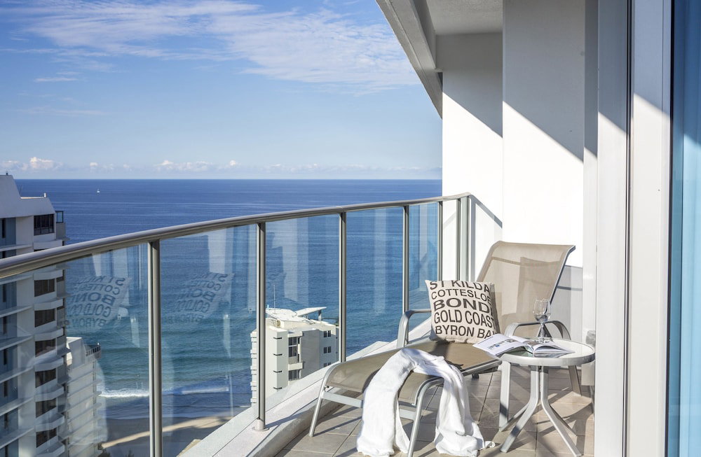 Artique Surfers Paradise, Australia