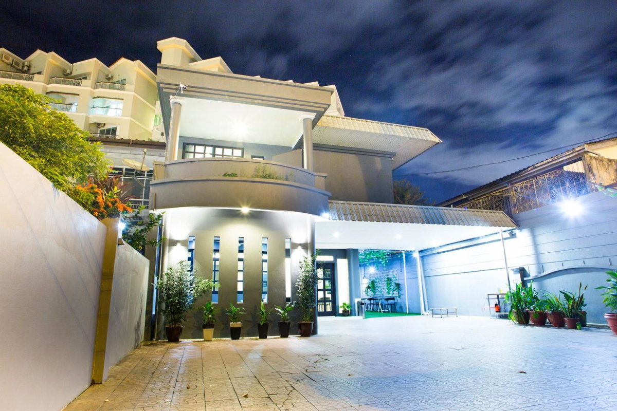Hotel · G Beach Front Villa, Tanjung Tokong