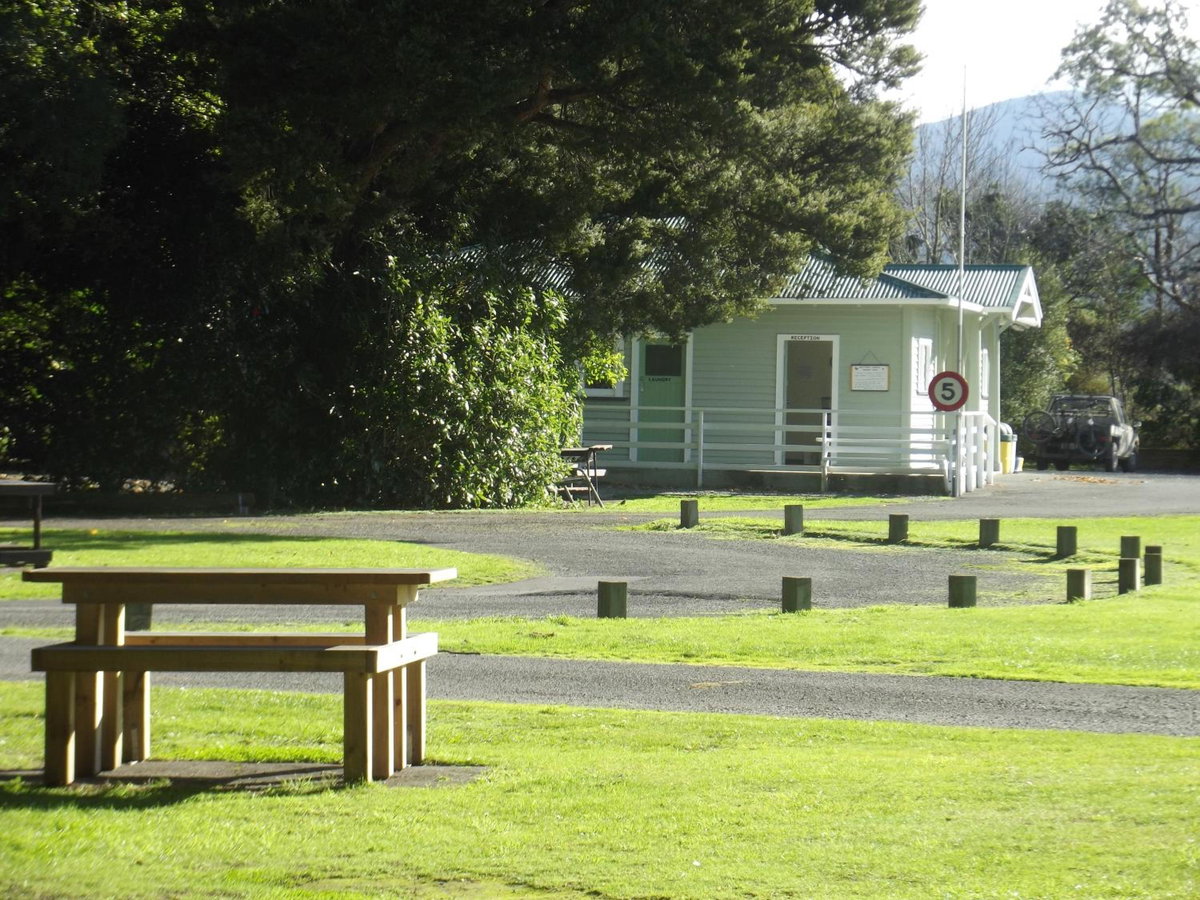 Hotel · Greytown Campground, Masterton