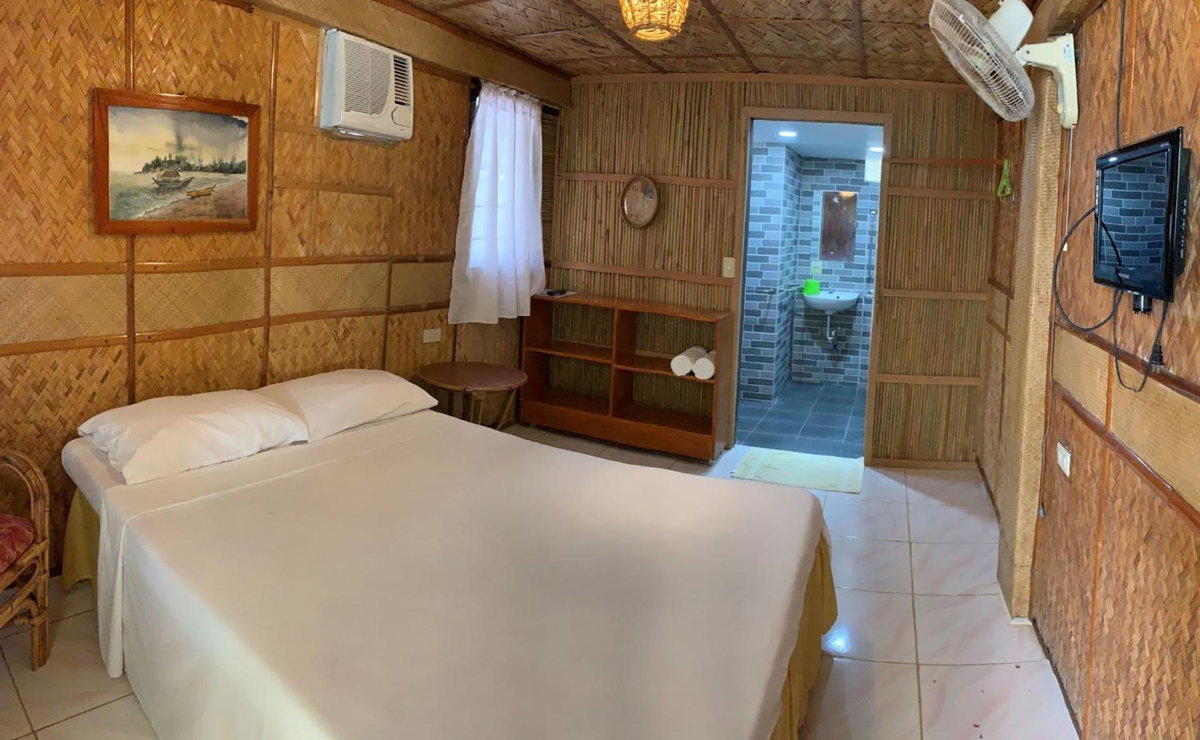 Bamboo House Beach Lodge & Restaurant, Philippines