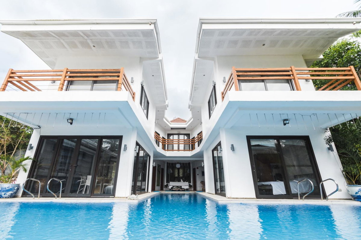 Hotel · The Whitehouse by the Sea, Danao