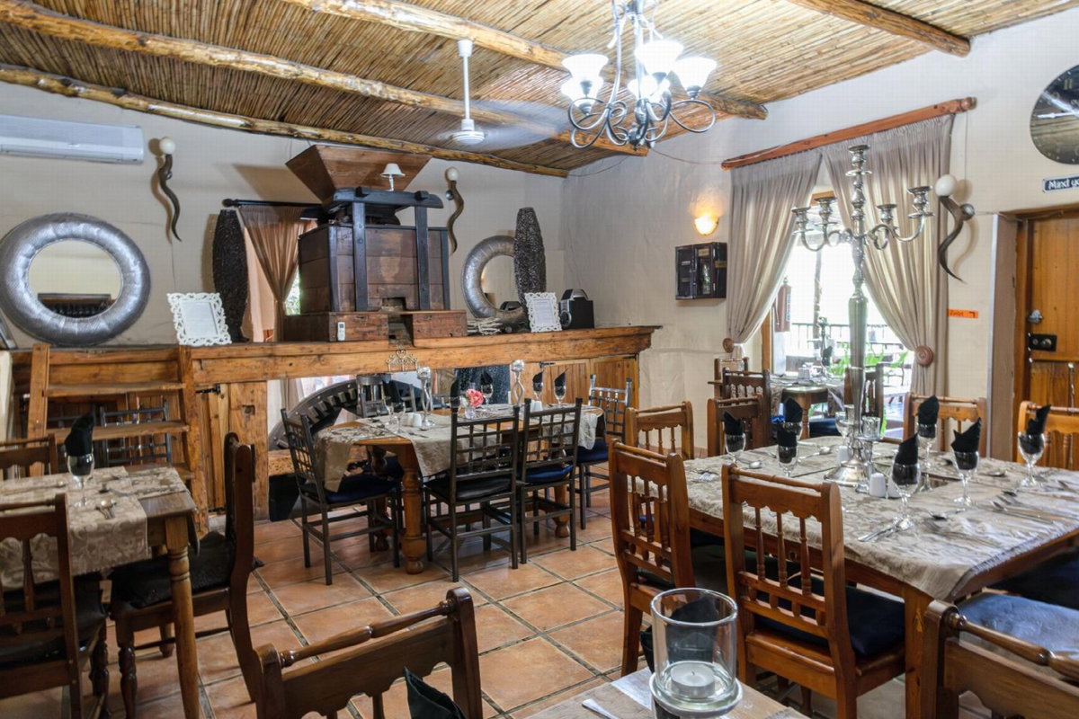 Hotel · Old Mill Lodge, Seasonal Working Ostrich Farm & Restaurant, Oudtshoorn, Oudtshoorn