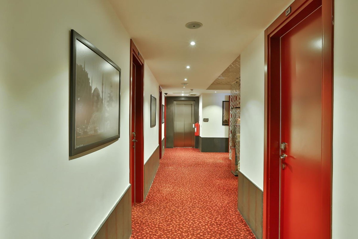Hotel · Senatus Hotel - Special Class, Eminoenue