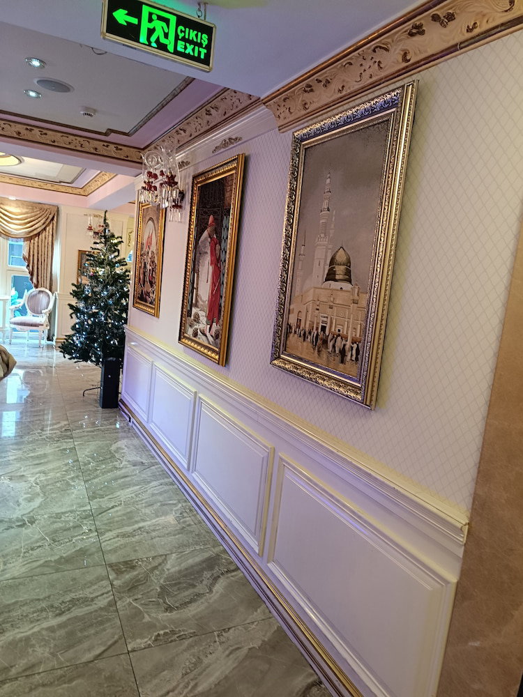 Hotel · Leyenda Hotel, Eminoenue