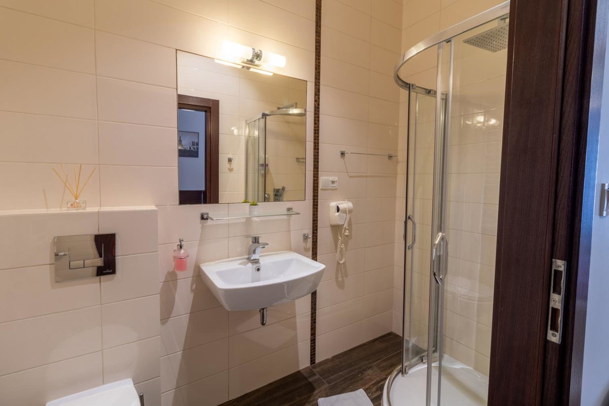 Отель · Atlantic Aparthotel, Krakow
