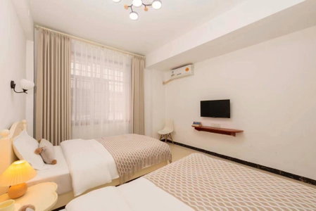 Edinburgh Hostel - Coffee bar - Western breakfast -Travel expert -Good location-English reception-Ticket service-Tourism planing-Laundry-Camara-Drone gopro, Zhangjiajie, 中国