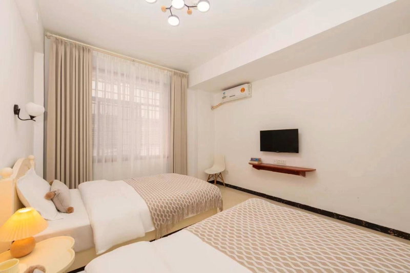 Edinburgh Hostel - Coffee bar - Western breakfast -Travel expert -Good location-English reception-Ticket service-Tourism planing-Laundry-Camara-Drone gopro, Zhangjiajie, 中国