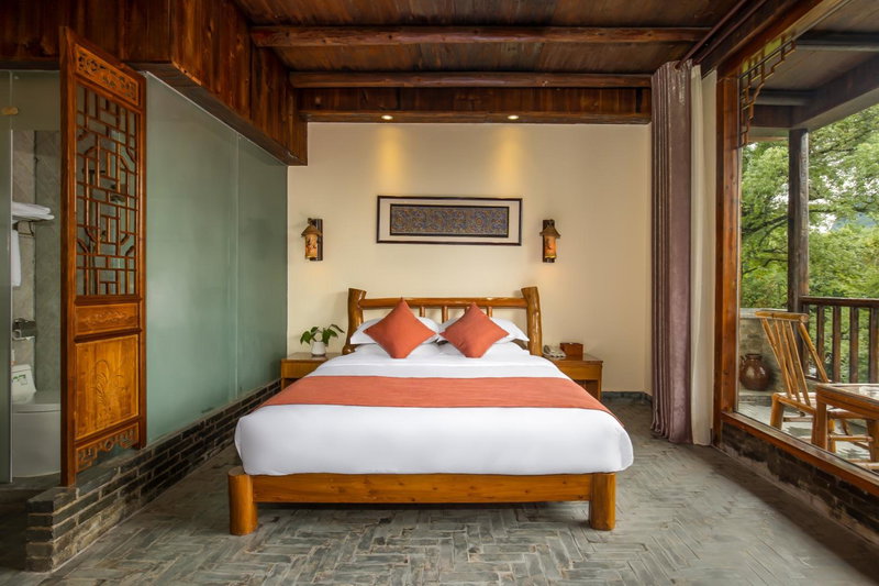 Yangshuo River Lodge Hotel--English speaking team&Swimming pool&Activties organized&Free pick up from Airport or TS over 3 nights, Yangshuo, China