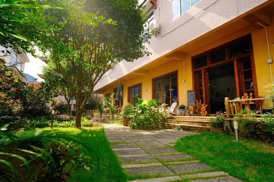 Yangshuo Eden's Social Guesthouse - cozy garden coffee & & night beers & near to yulongriver&Bespoke tour service, Yangshuo, 中国