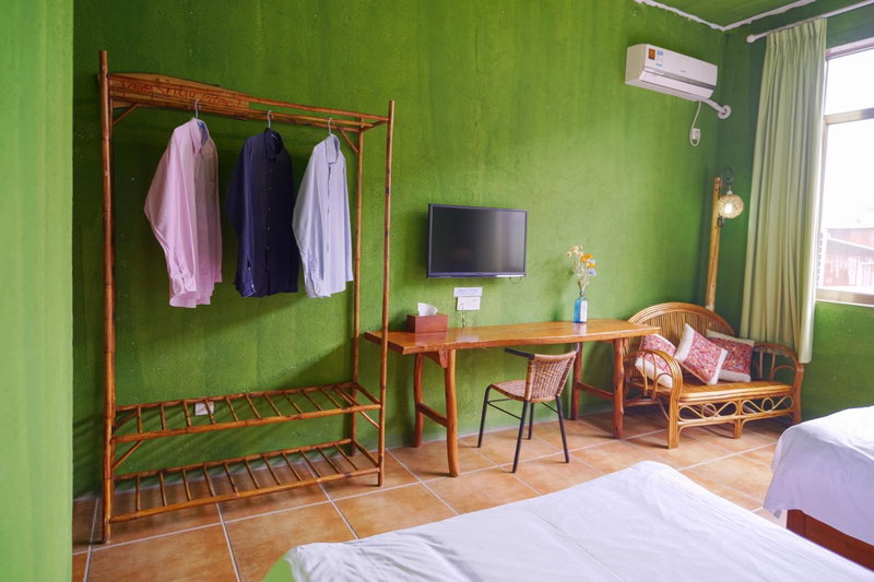 Yangshuo Eden's Social Guesthouse - cozy garden coffee & & night beers & near to yulongriver&Bespoke tour service, Yangshuo, 中国