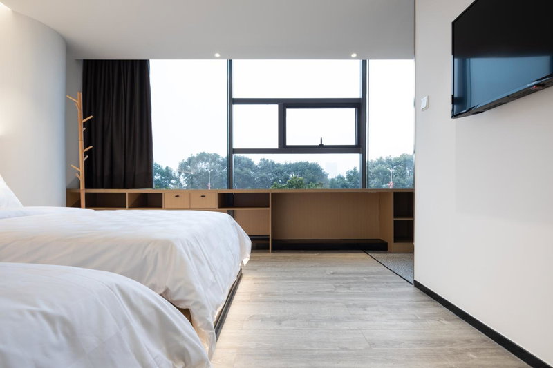 Changsha Desti Youth Park Hostel Wuyi Square-24H Reception&Cafe& Bar& Luggage Storage& Large Public Area, Changsha, 中国