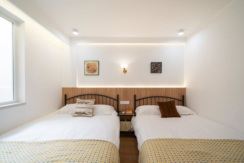 Yi Du Home with City View-Near Jiashan Rd Metro -Easy Reach to Tianzifang - Credit Cards Accepted, Shanghai, 中国