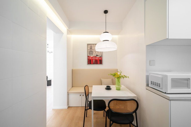 Yi Du Home with City View-Near Jiashan Rd Metro -Easy Reach to Tianzifang - Credit Cards Accepted, Shanghai, 中国