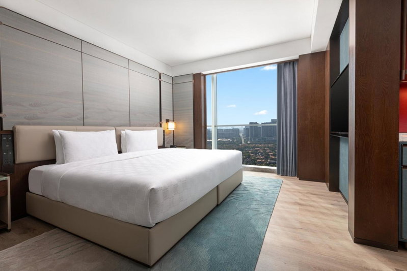 HUALUXE Haining by lHG- 5Minutes Drive to Haining China Leather Mall, Haining, 中国