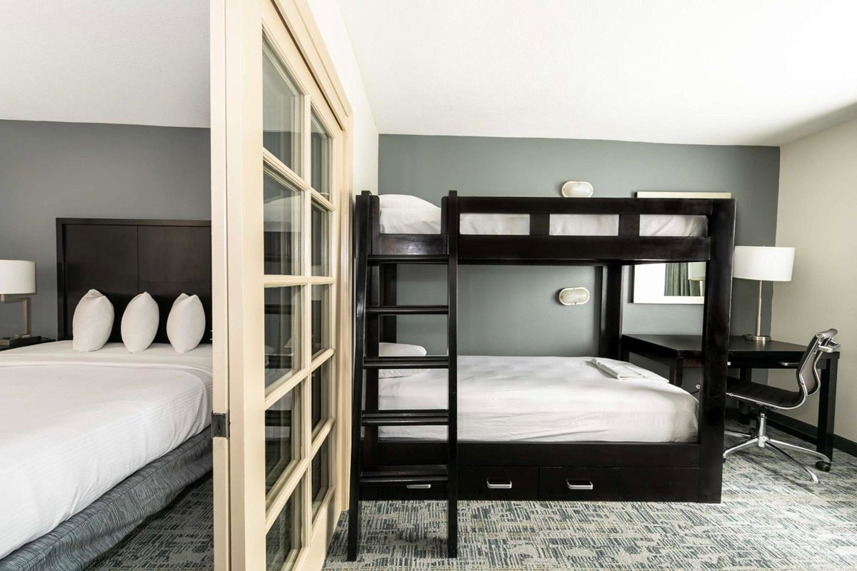 Hotel · Best Western Inn & Suites San Diego Zoo -SeaWorld Area, San Diego
