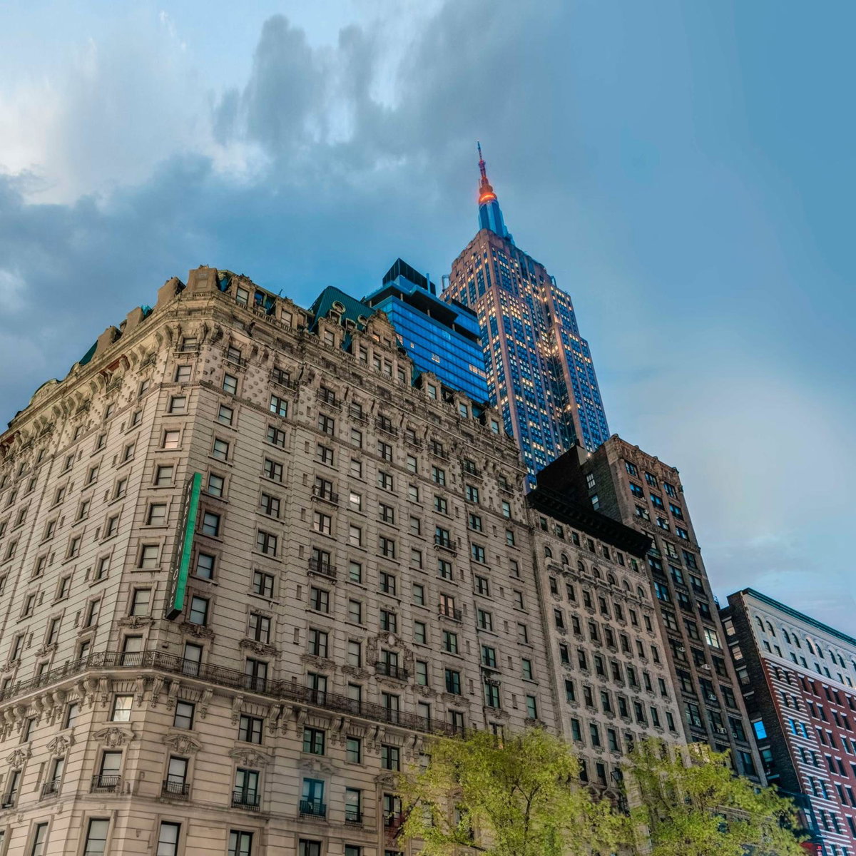 Martinique New York on Broadway, Curio Collection by Hilton, Estados Unidos