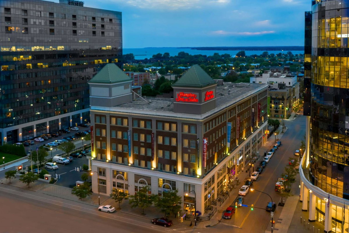 Отель · Hampton Inn & Suites Buffalo/Downtown, Buffalo