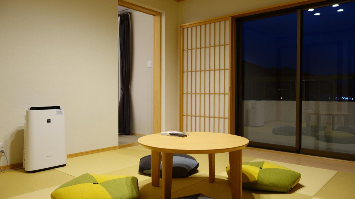 Hotel New Century, Japan