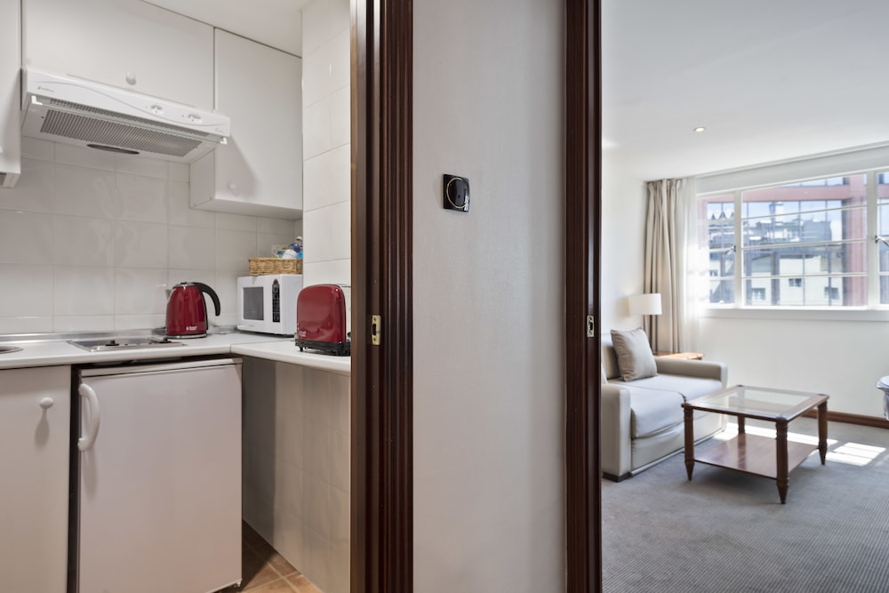 Melia White House Apartments, Royaume-Uni