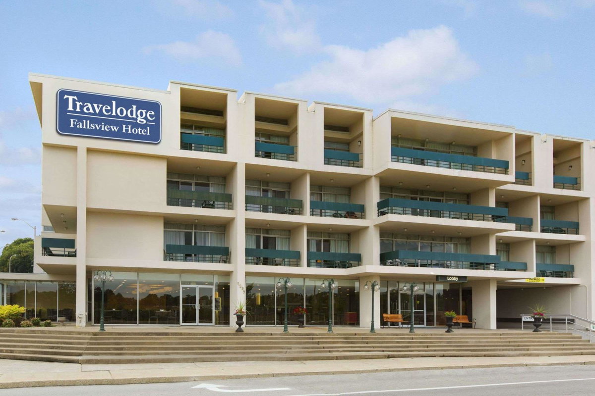 Отель · Travelodge by Wyndham Niagara Falls Fallsview, Niagara Falls