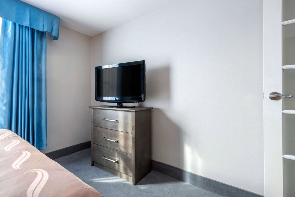 Quality Suites, Canada