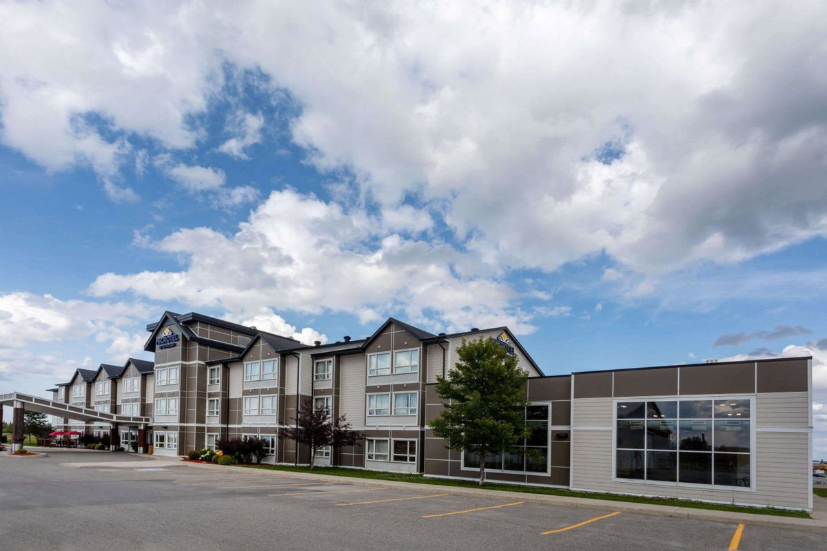Microtel Inn & Suites by Wyndham - Timmins, Канада