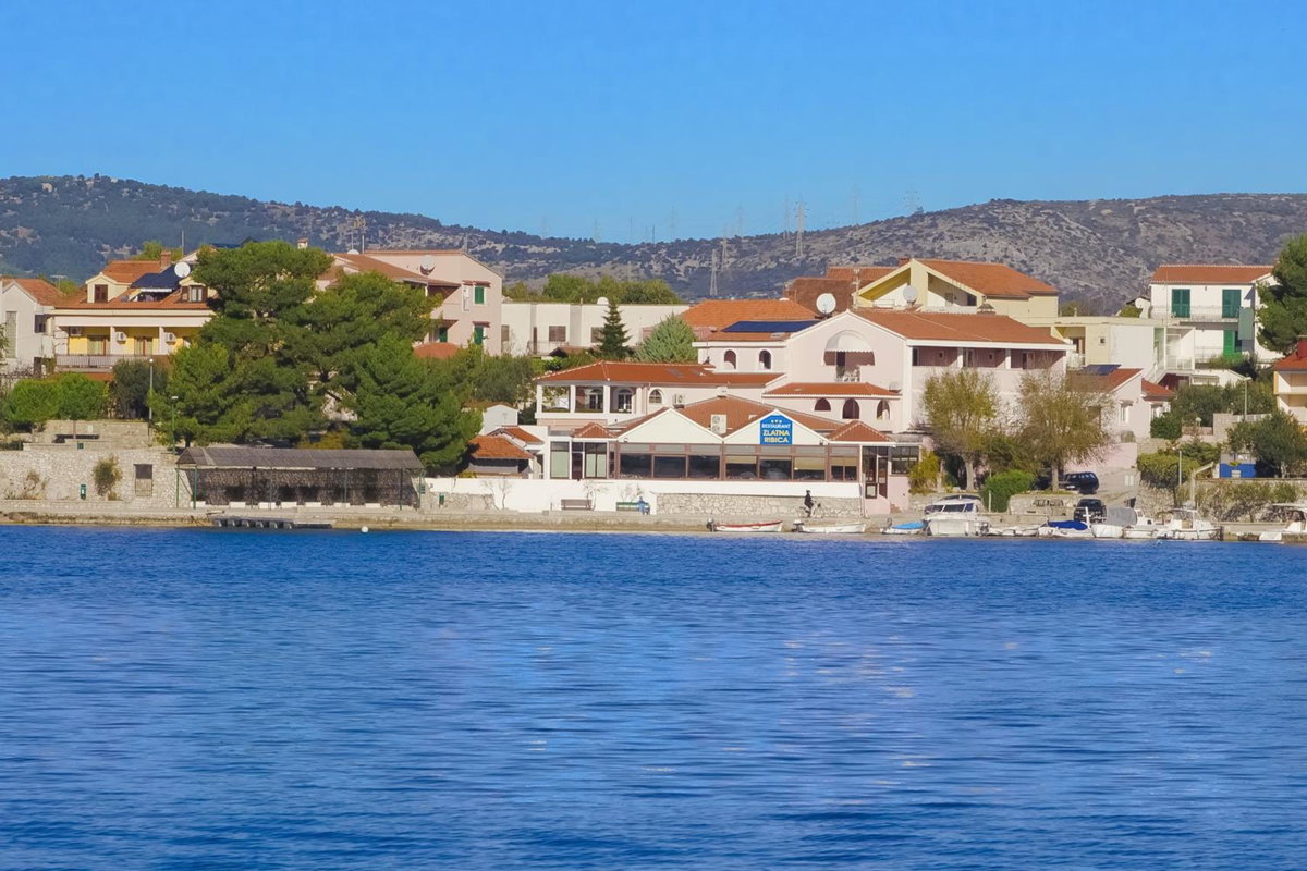 Pansion Zlatna ribica, Croacia