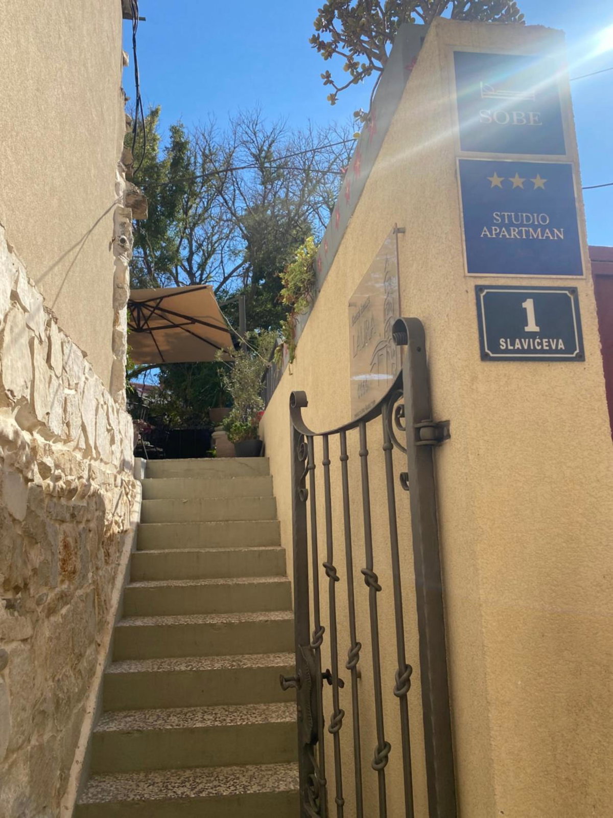 Hotel · Guest House Laura, Split