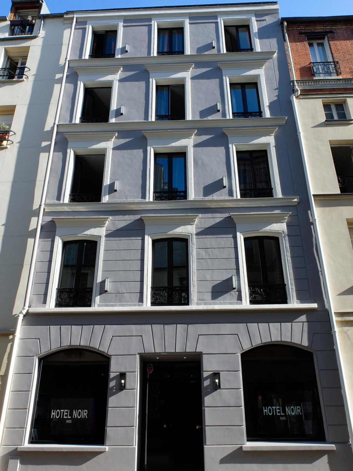 Hotel · Hôtel Noir, Levallois-Perret