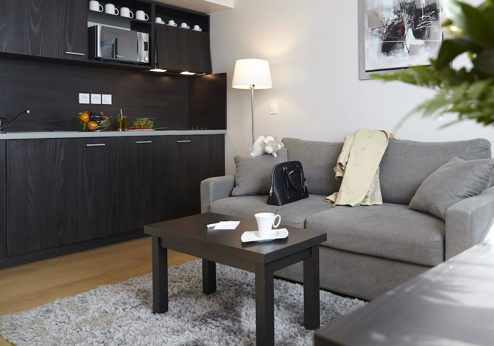 Seven Urban Suites Nantes Centre, France