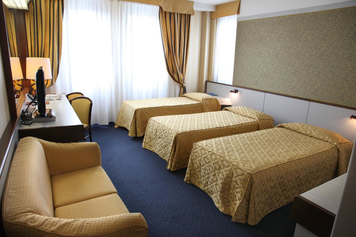 Hotel Maxim, Italy
