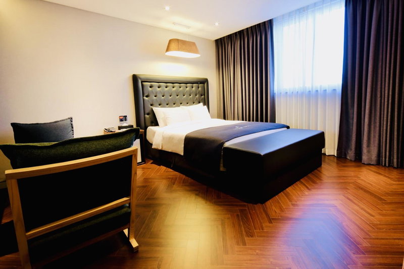 Golden Business Hotel, Chinju, 대한민국