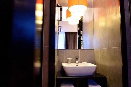 Golden Business Hotel, Chinju, 대한민국