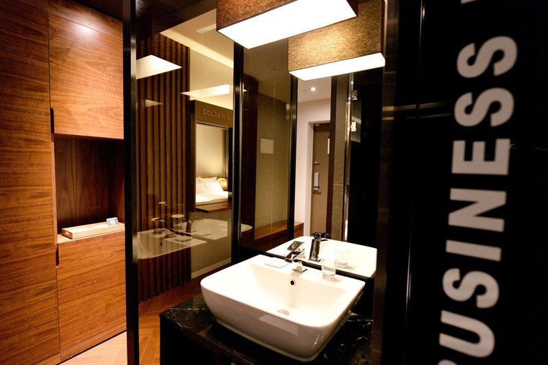Golden Business Hotel, Chinju, 대한민국