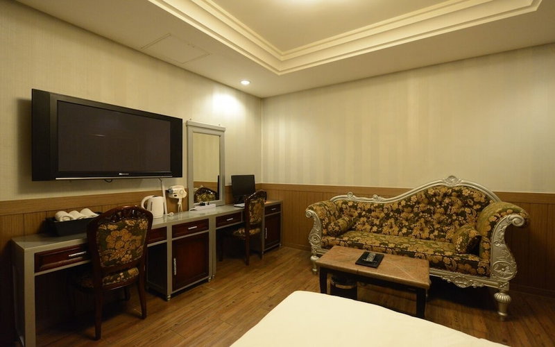 Central Tourist Hotel, Gunpo, 대한민국