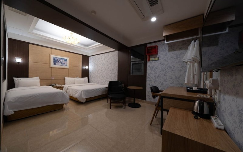 Central Tourist Hotel, Gunpo, 대한민국