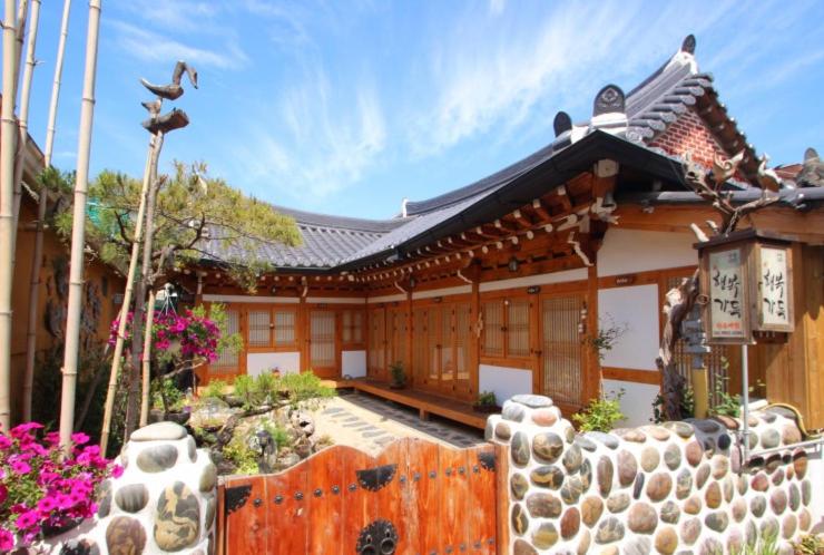 Happiness Full Hanok Guesthouse, Jeonju, 대한민국