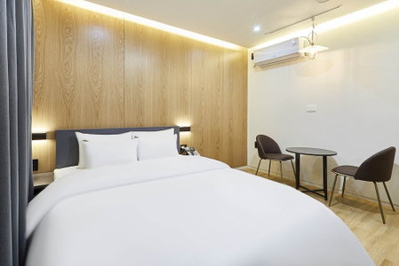 Hotel Dalsalon, Suwon, 대한민국