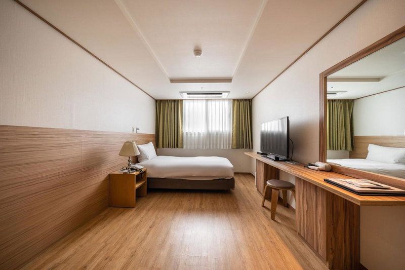 Hotel Rest Seogwipo, Seogwipo, 대한민국