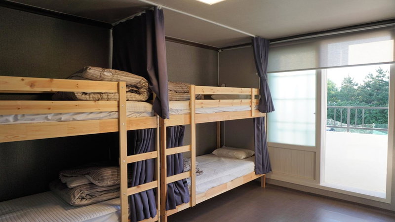 Blue Door Hostel Guesthouse, Sokcho, 대한민국