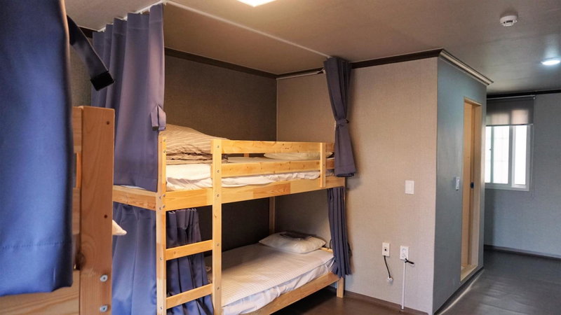 Blue Door Hostel Guesthouse, Sokcho, 대한민국