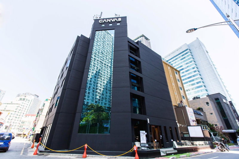 CANVAS BLACK Guesthouse, Gijang, 대한민국