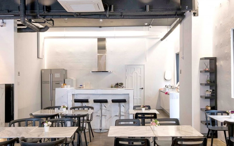 CANVAS BLACK Guesthouse, Gijang, 대한민국