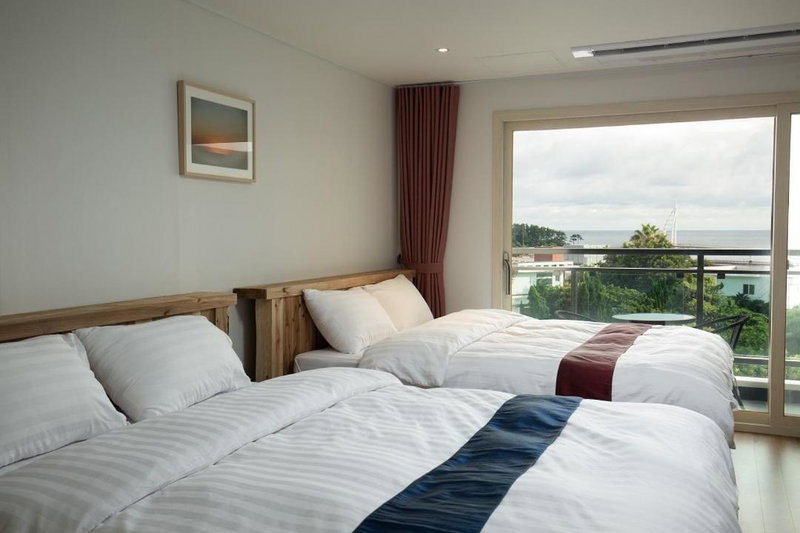 Cheonjiyeon Crystal Hotel, Seogwipo, 대한민국