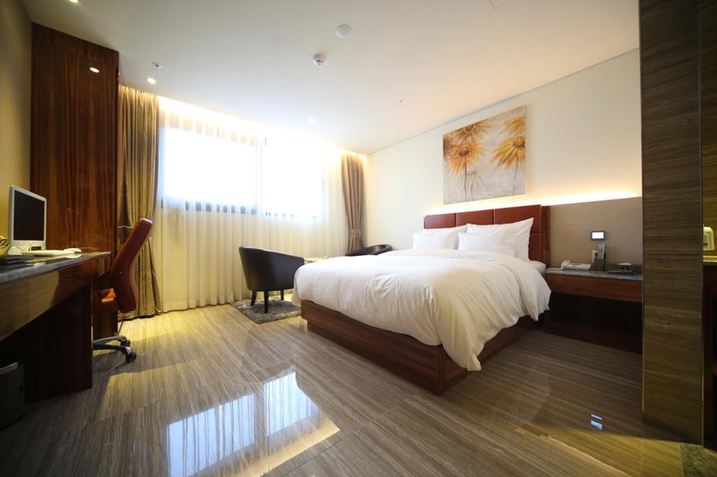 First Hotel, Guri-si, 대한민국